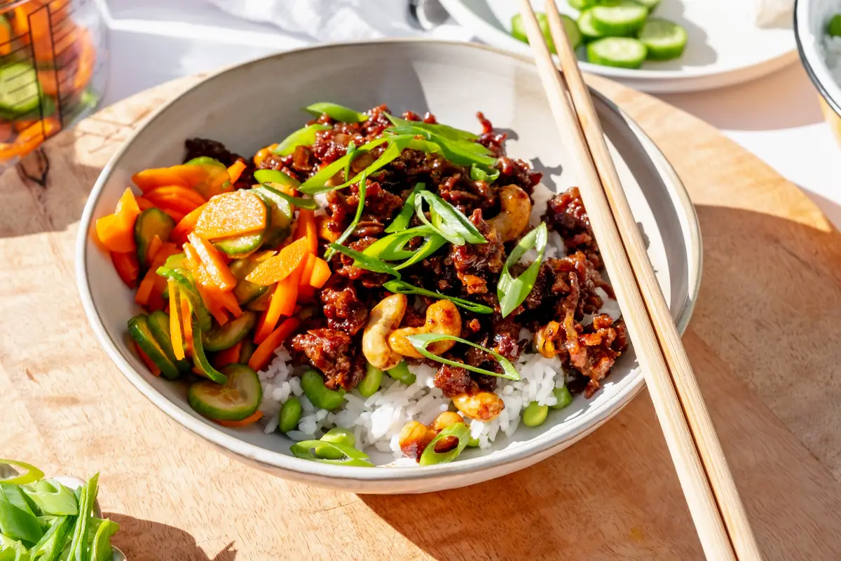 Easy Beef Cashew Stir Fry Recipe with Pickled Veggies - The Dinner App