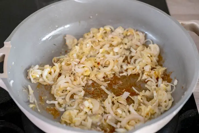 One-pot Greek chicken risoni (orzo)